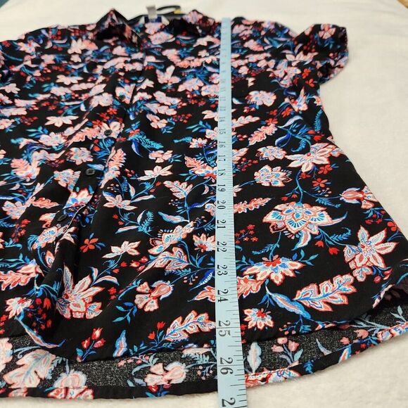 Croft Barrow Blouse Women Size Large Floral Print With Buttons And Pockets - Picture 3 of 9